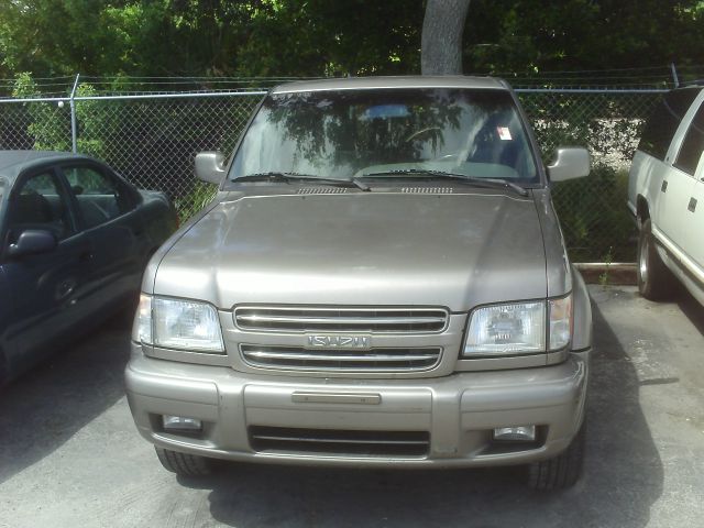 Isuzu Trooper 2002 photo 2