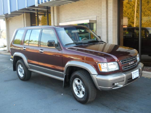 Isuzu Trooper 2002 photo 1