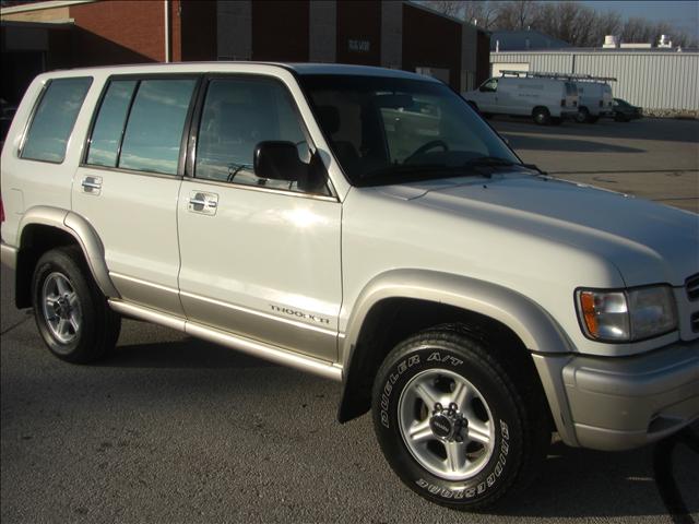 Isuzu Trooper 2002 photo 1