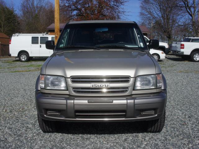 Isuzu Trooper 2002 photo 1