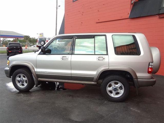 Isuzu Trooper 2002 photo 2