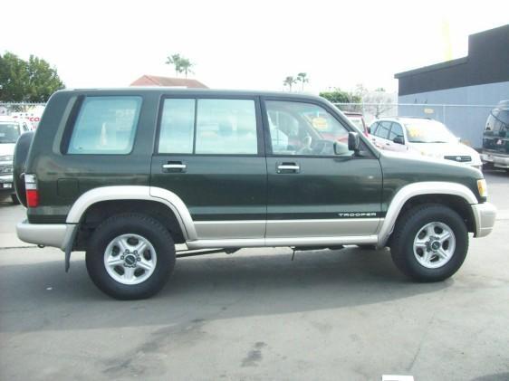 Isuzu Trooper 2002 photo 1