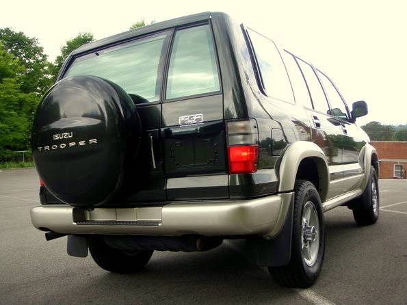 Isuzu Trooper 2002 photo 2