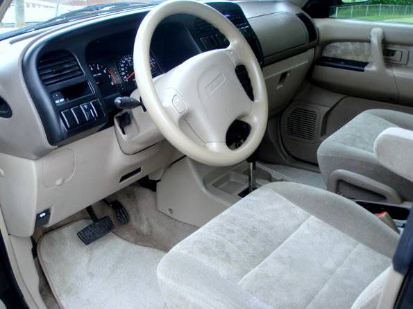 Isuzu Trooper 2002 photo 3