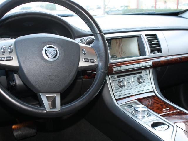 JAGUAR XF 2009 photo 2