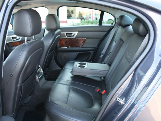 JAGUAR XF 2009 photo 4