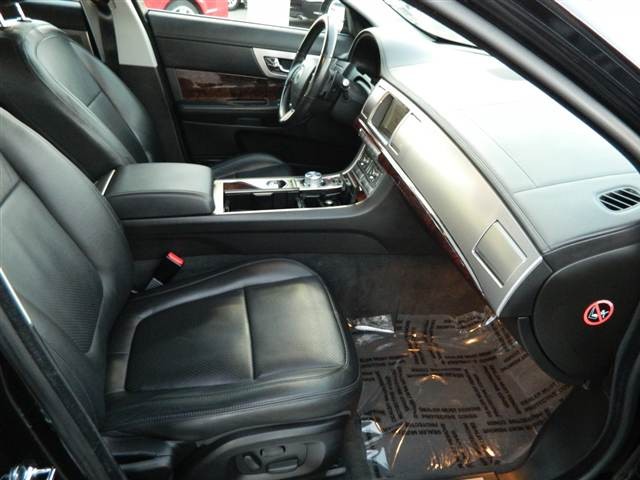 JAGUAR XF 2010 photo 4