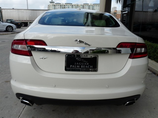 JAGUAR XF 2010 photo 4