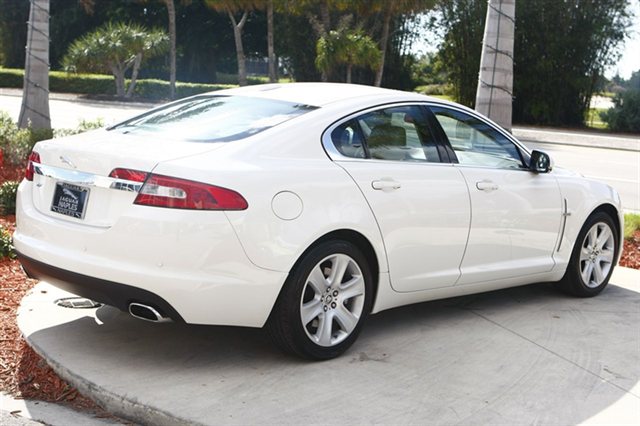 JAGUAR XF 2010 photo 5