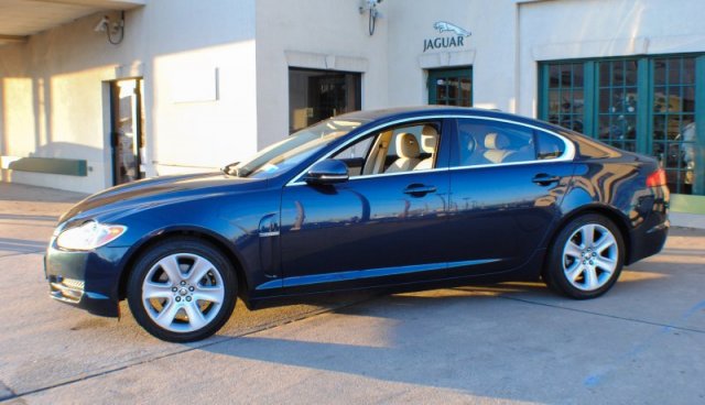 JAGUAR XF 2010 photo 2