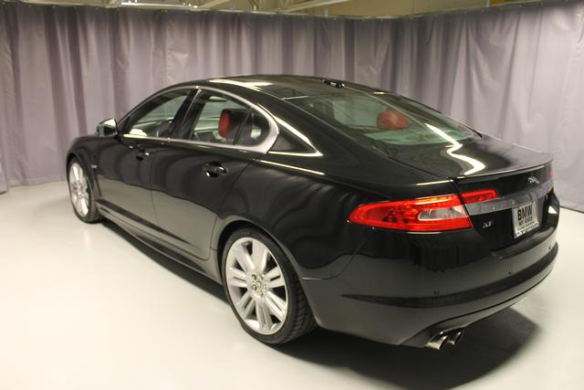 JAGUAR XF 2010 photo 2