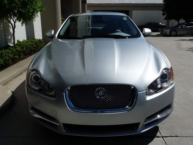 JAGUAR XF 2010 photo 3