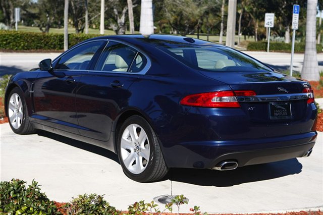 JAGUAR XF 2010 photo 3