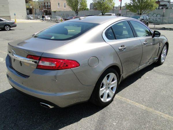 JAGUAR XF 2010 photo 2