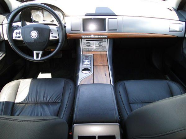 JAGUAR XF 2010 photo 4