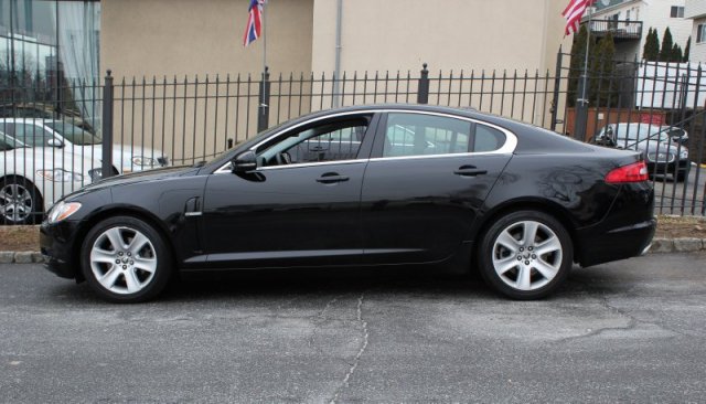 JAGUAR XF 2010 photo 2