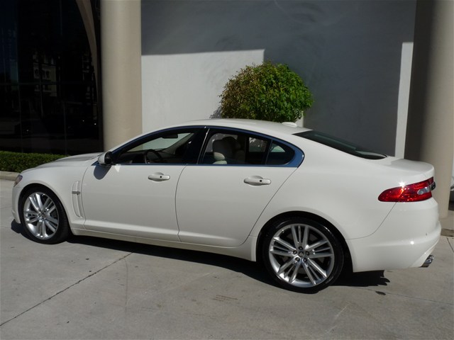 JAGUAR XF 2010 photo 4