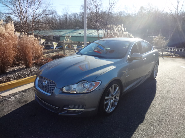 JAGUAR XF 2010 photo 2