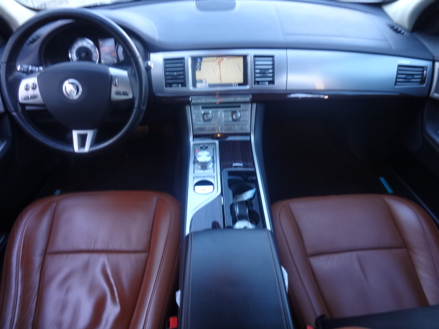 JAGUAR XF 2010 photo 5