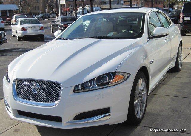 JAGUAR XF 2012 photo 2