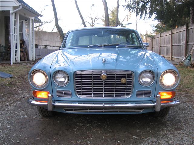 JAGUAR XJ6 1972 photo 1