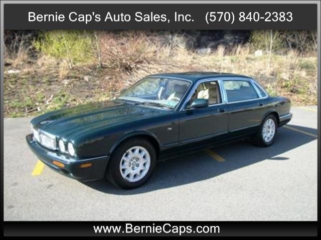 JAGUAR XJ8 Sport Alloys Sunroof Sedan