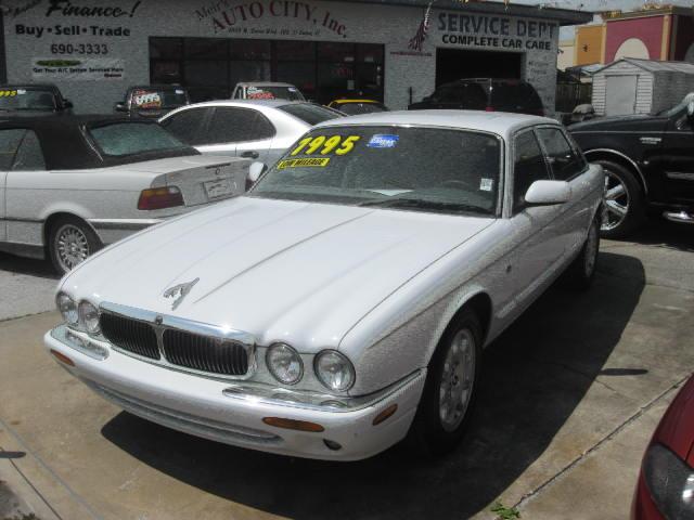 JAGUAR XJ8 Sportback LS Sedan