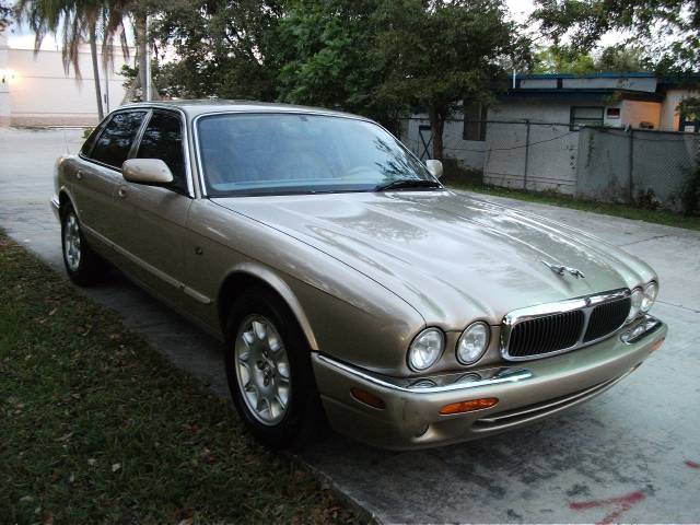 JAGUAR XJ8 1999 photo 3