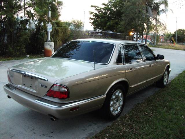 JAGUAR XJ8 1999 photo 4