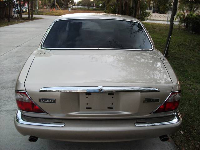 JAGUAR XJ8 1999 photo 1