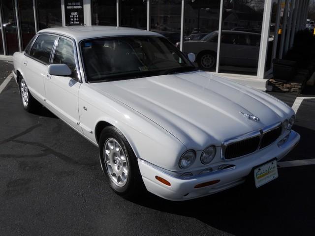 JAGUAR XJ8 2000 photo 1