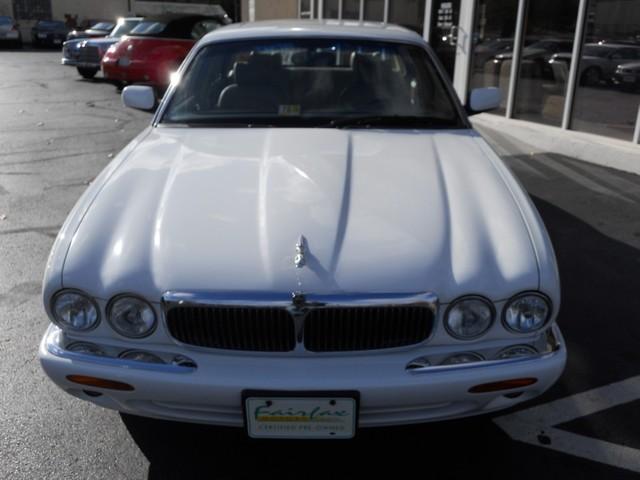 JAGUAR XJ8 2000 photo 2