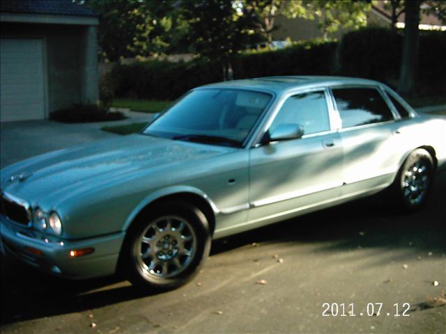 JAGUAR XJ8 2000 photo 1