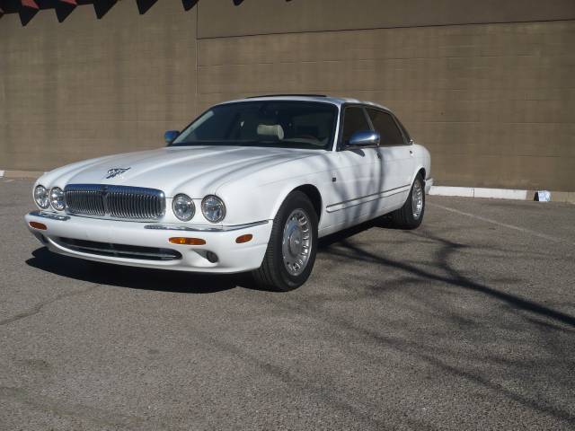 JAGUAR XJ8 Coupe Sedan