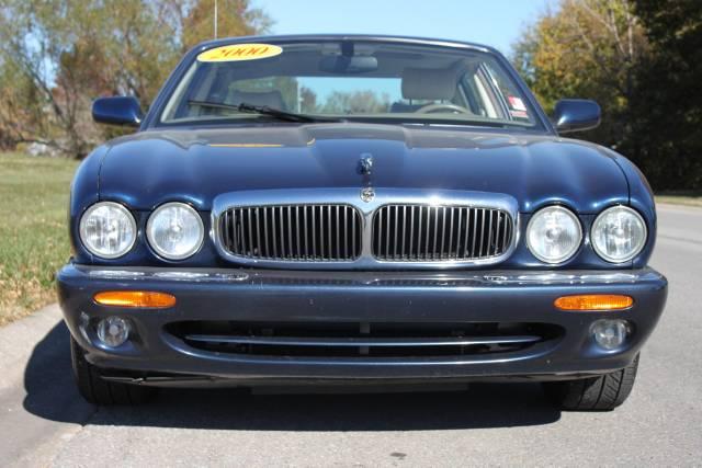 JAGUAR XJ8 2000 photo 1