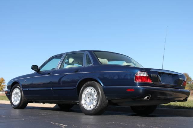 JAGUAR XJ8 2000 photo 4