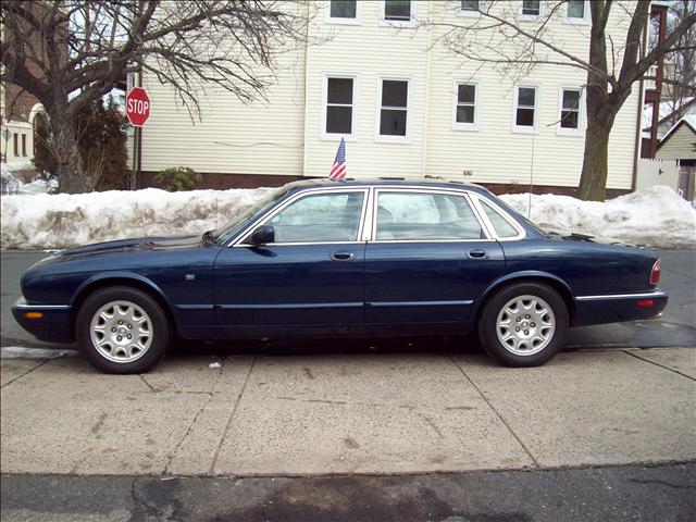 JAGUAR XJ8 2000 photo 2