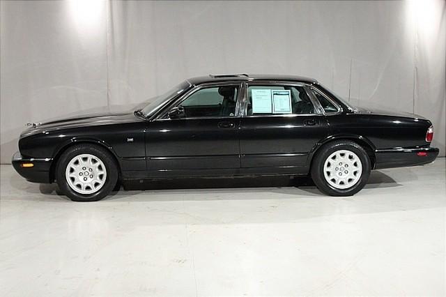 JAGUAR XJ8 2002 photo 2