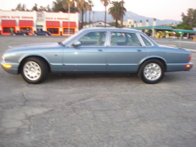 JAGUAR XJ8 2003 photo 1