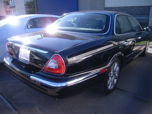 JAGUAR XJ8 2004 photo 2