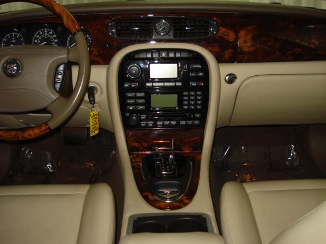 JAGUAR XJ8 2005 photo 2