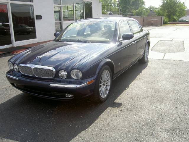 JAGUAR XJ8 ESi Sedan