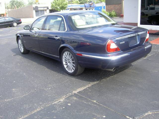 JAGUAR XJ8 2006 photo 2