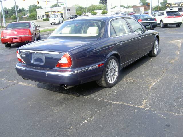 JAGUAR XJ8 2006 photo 3