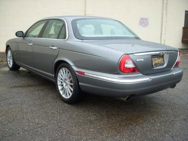 JAGUAR XJ8 2006 photo 4