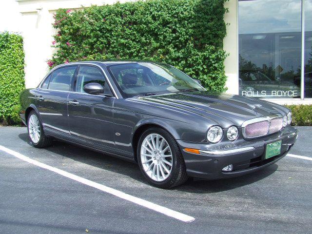 JAGUAR XJ8 ESi Sedan