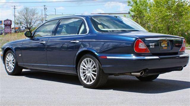 JAGUAR XJ8 2006 photo 3