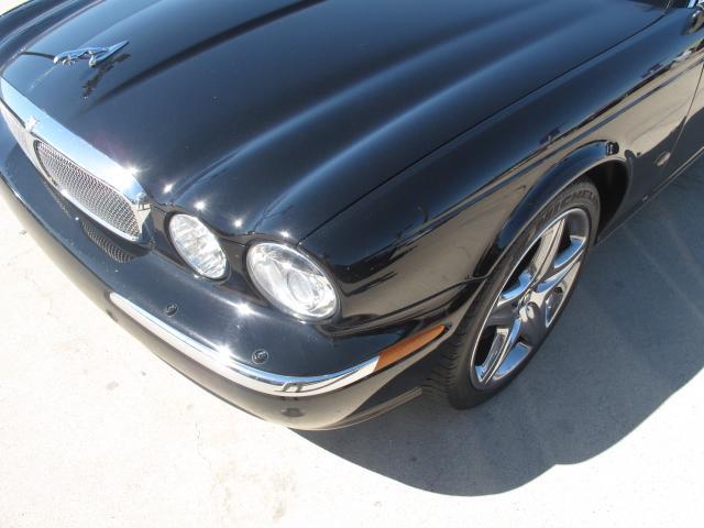 JAGUAR XJ8 2007 photo 2