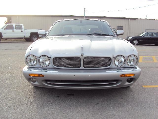 JAGUAR XJR 2000 photo 2