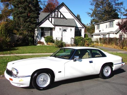 JAGUAR XJS 4dr Sedan AWD W/1sb Unspecified